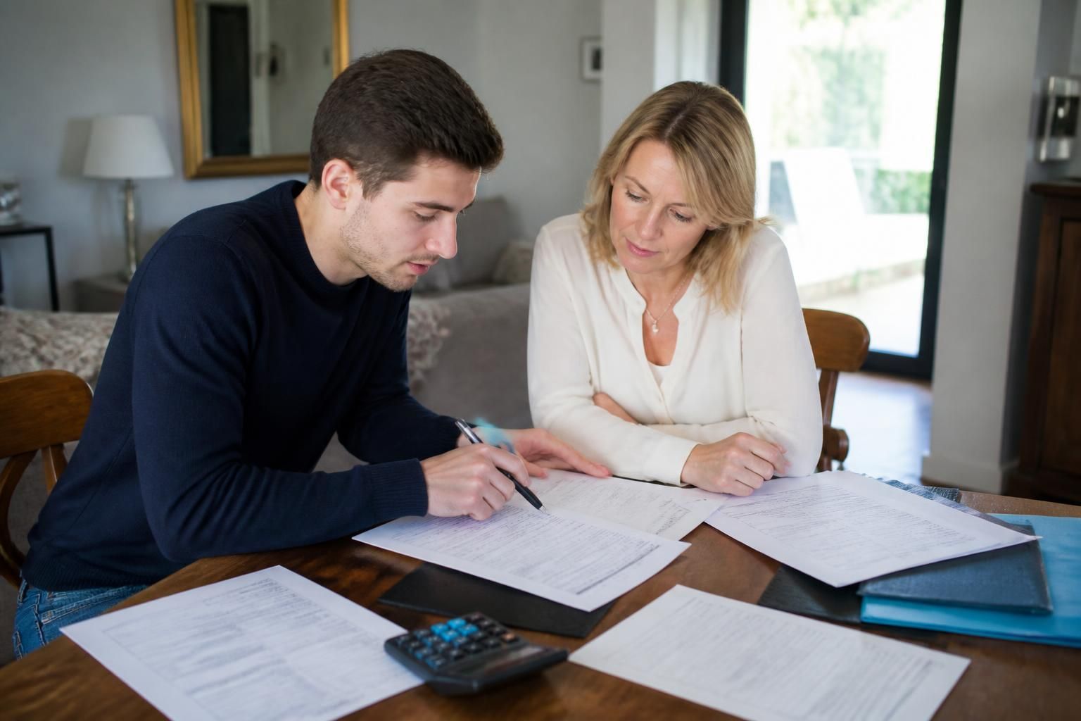 découvrez comment déclarer vos revenus de cours particuliers aux impôts avec notre guide pratique et nos astuces pour optimiser votre déclaration en toute simplicité.