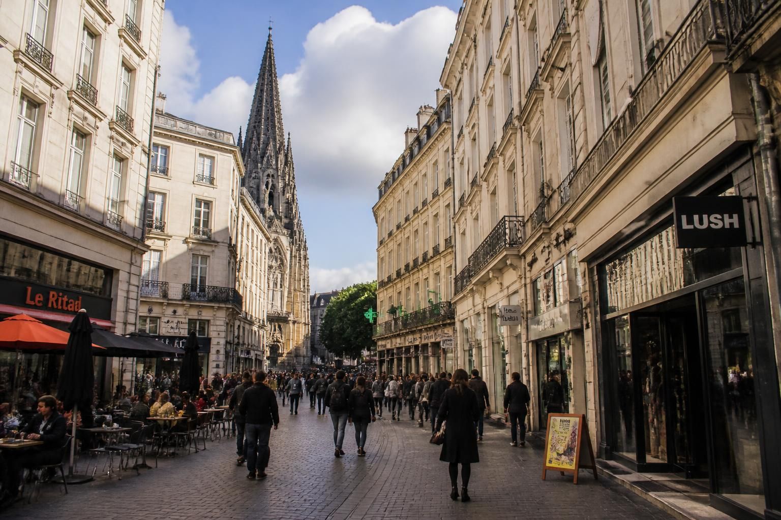 découvrez les quartiers de nantes et leurs spécificités pour bien investir en immobilier. avantages, inconvénients et conseils pour trouver le meilleur endroit où vivre ou investir.