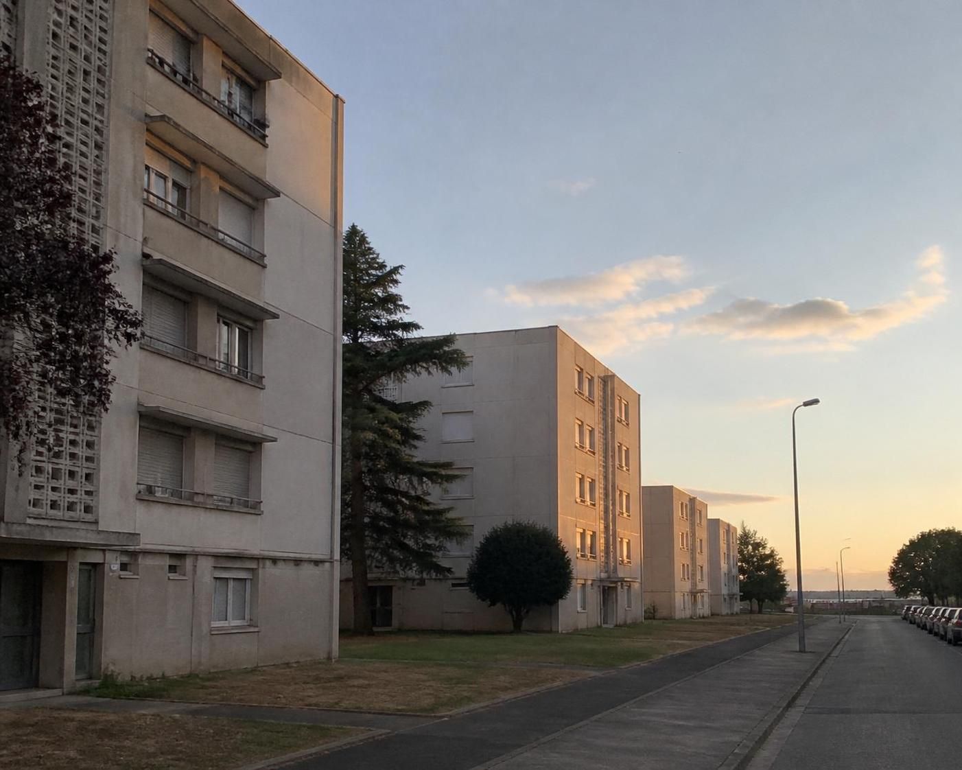 découvrez quels quartiers éviter à libourne, notamment la cité blanche, la pléiade et le sud-ouest, pour un séjour en toute tranquillité.