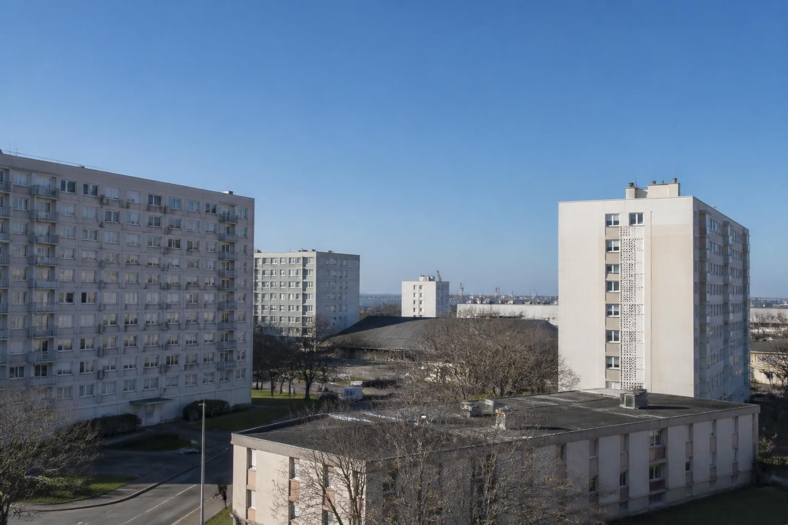 découvrez quels quartiers éviter à saint-nazaire en 2026, avec un focus sur méan-penhoët, bouletterie et petit maroc. analyse des zones à risques et conseils pour mieux connaître la ville.